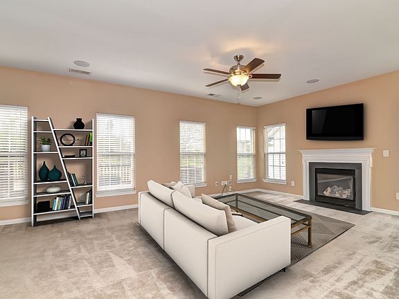 2nd image of 2591 Holly Oak Ln
