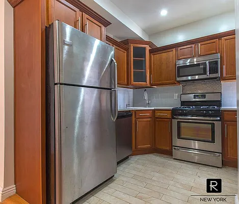 Rented by R New York | media 10