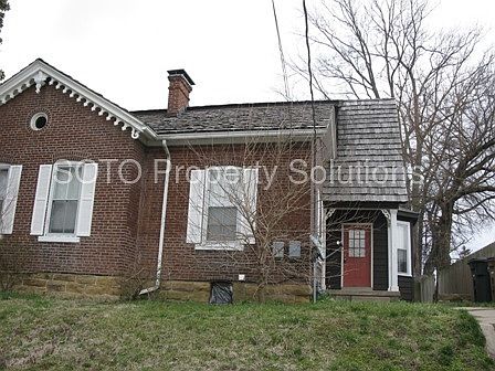 1st image of 300 S Lorimier St
