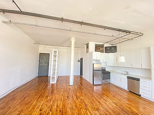 4th image of 380 Troutman St #303