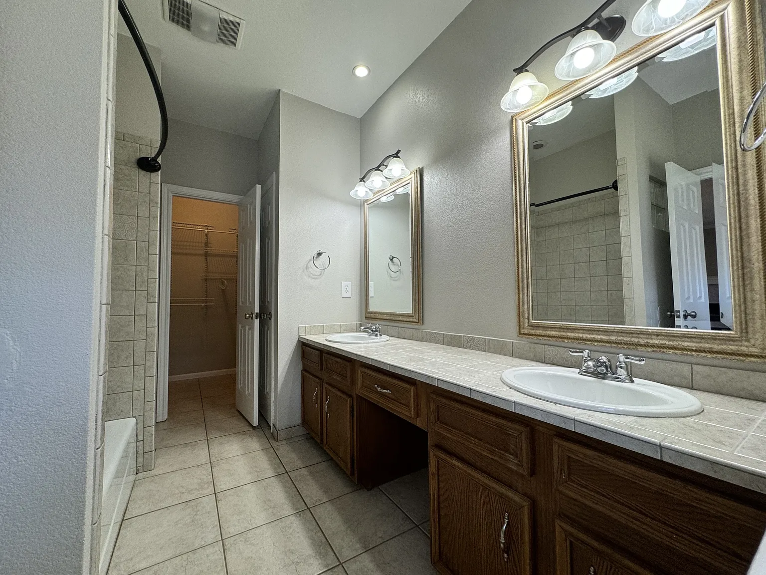 Ridgewood Drive 401 - 1 — Photo 4