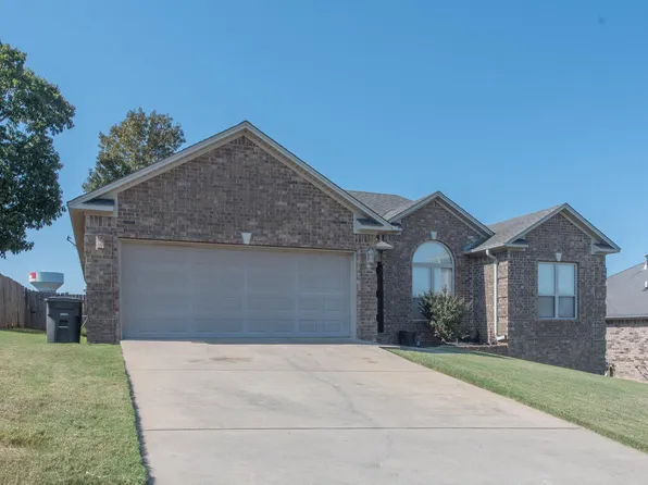 5613 Aviator Dr, Jacksonville, AR 72076