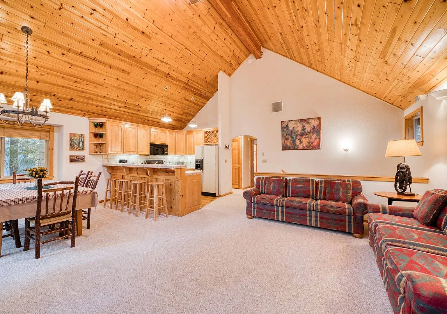 3 bed, 2.5 bath, 1691 sqft, $5,000 — Photo 4