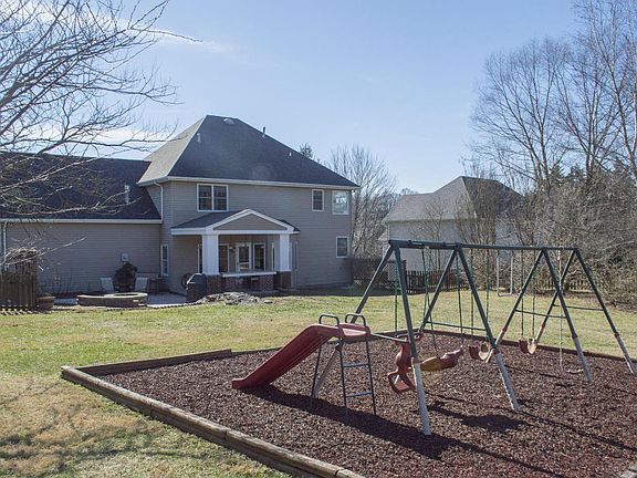 4th image of 1213 Cedar Orchard Dr E