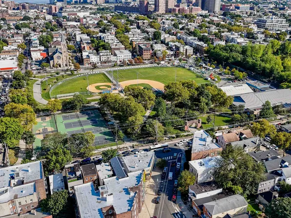 865 Summit Avenue image 37 of 38