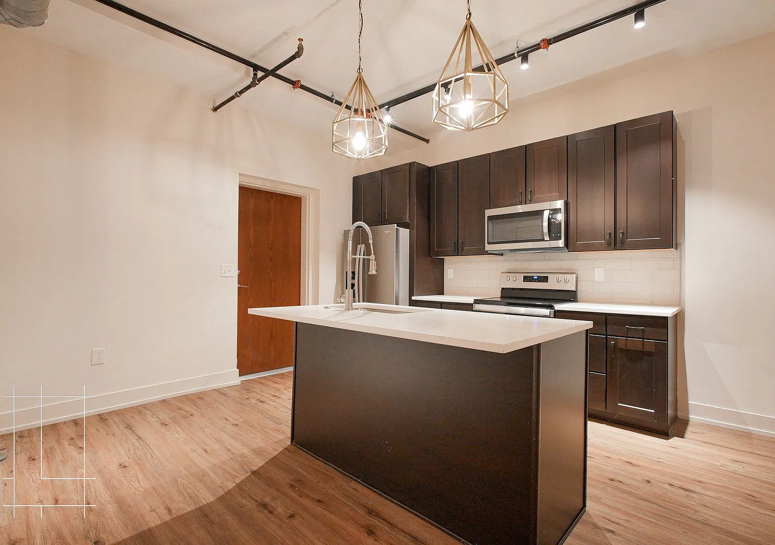 875 Michigan Ave — Photo 4