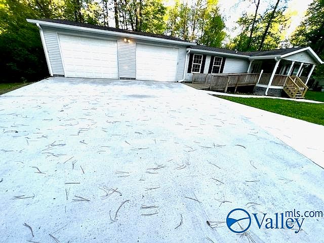 1st image of 154 Oakwood Village Dr