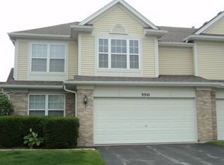 9910 Wakefield Ln, Huntley, IL 60142