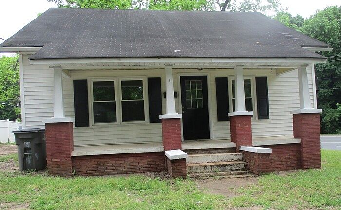 1st image of 517 Spring St
