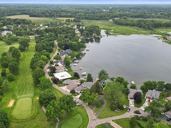 4th image of 750 Country Club Dr