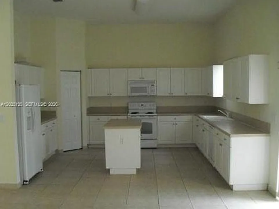 1423 NE 40th Rd #1423