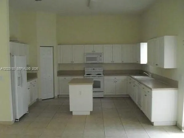 1423 NE 40th Rd #1423, Homestead, FL 33033