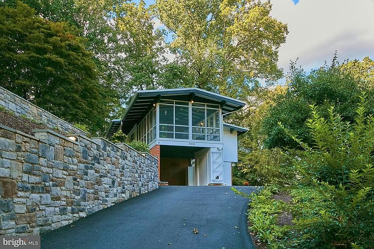 1st image of 3316 Stoneybrae Dr