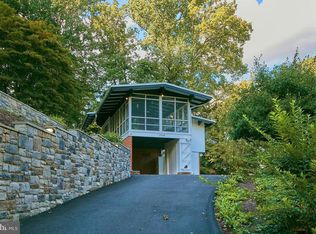 3316 Stoneybrae Dr, Falls Church, VA 22044