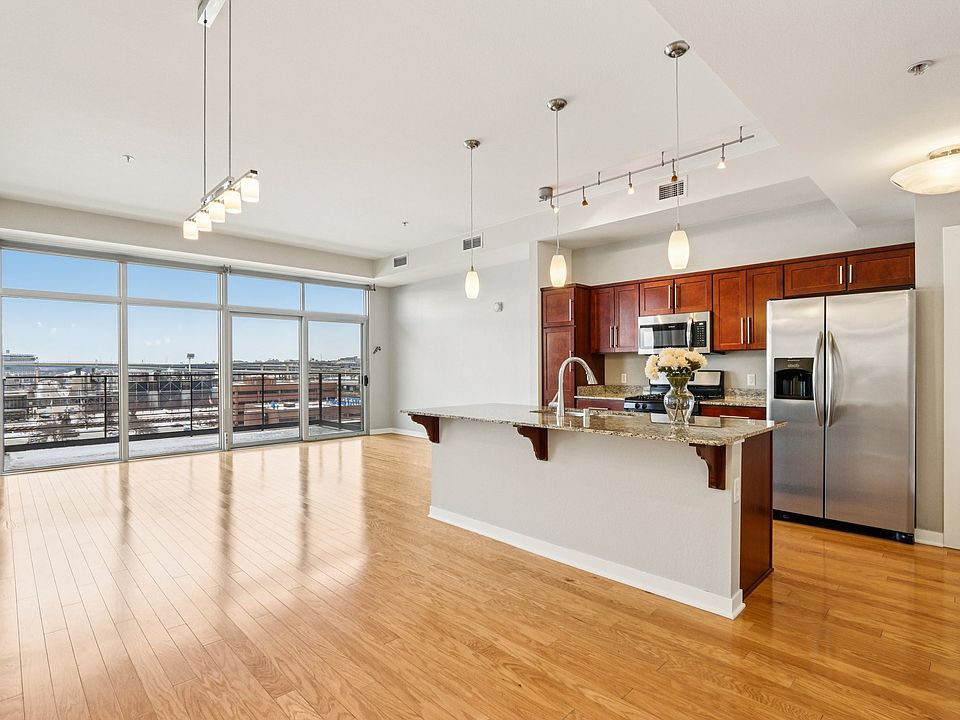1st image of 106 W Seeboth St Unit 821