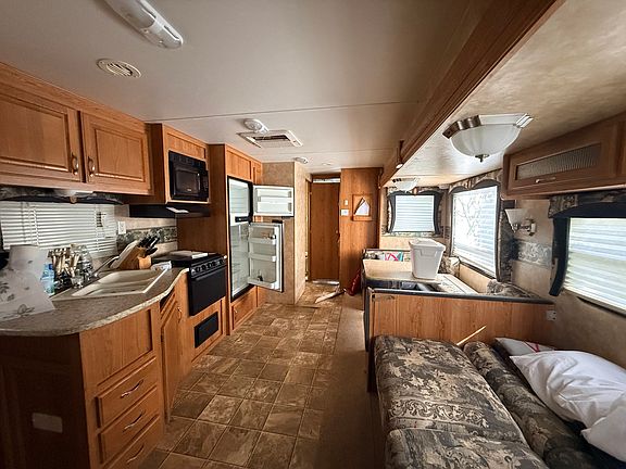 5th image of 6-123 Woodhaven Lakes