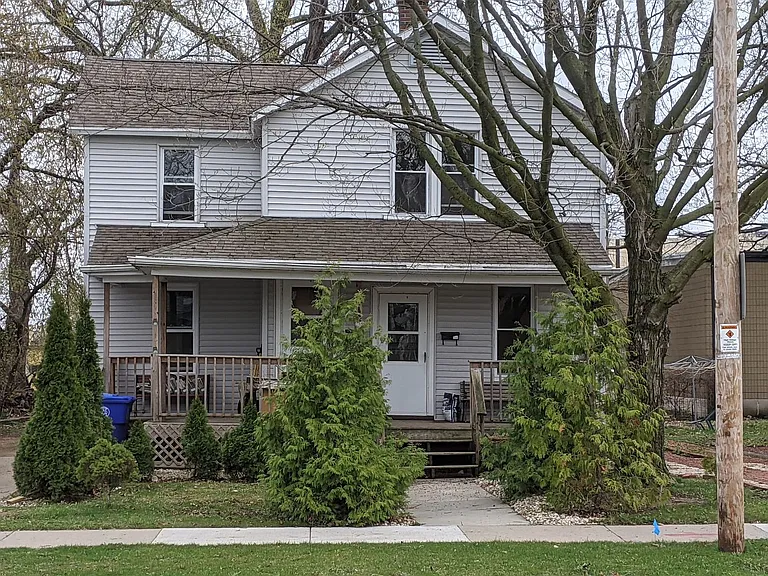214 N State St — Photo 12