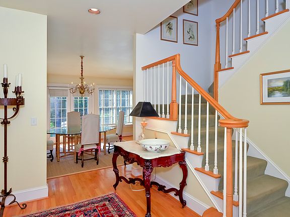 3rd image of 8 Pheasant Woods Ln