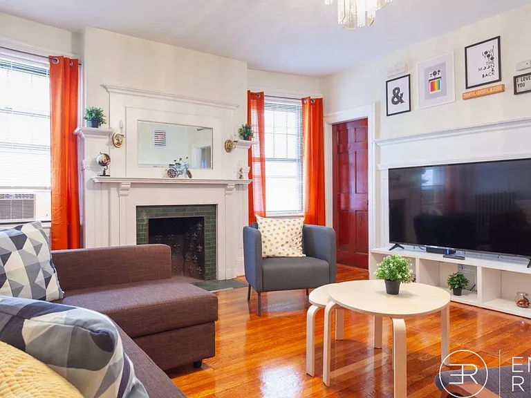 1247 Beacon St #1A — Photo 9