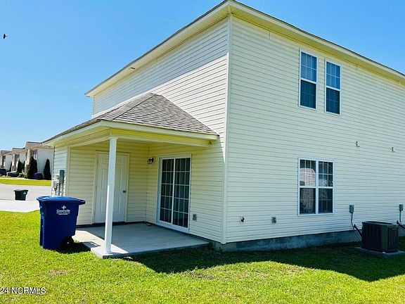 4th image of 1500 Pine Brook Ct #B