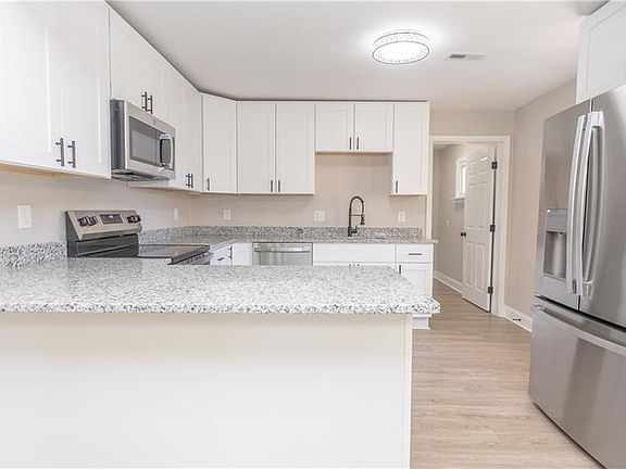 5th image of 2924 Smithfield Rd