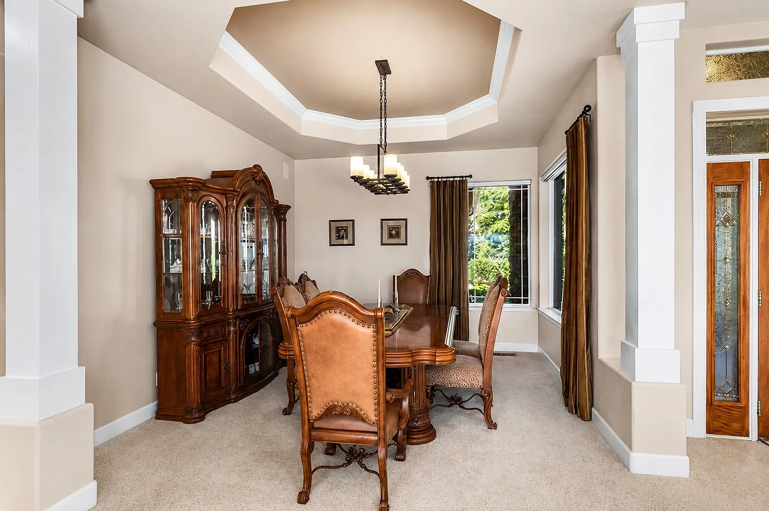 4 bed, 2358 sqft, $5,000 — Photo 4