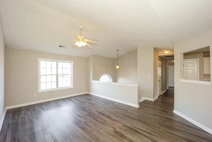 6055 Yellowood Ct — Photo 9
