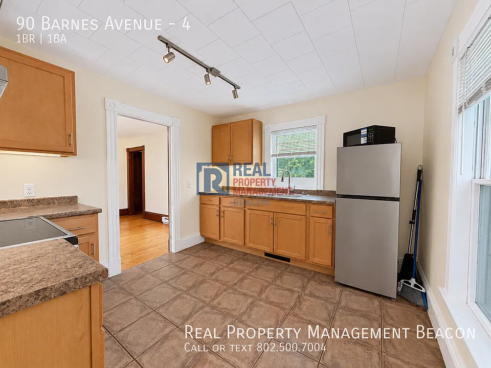 90 Barnes Ave #4
