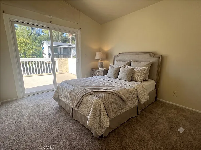 22840 Sparrowdell Dr — Photo 10
