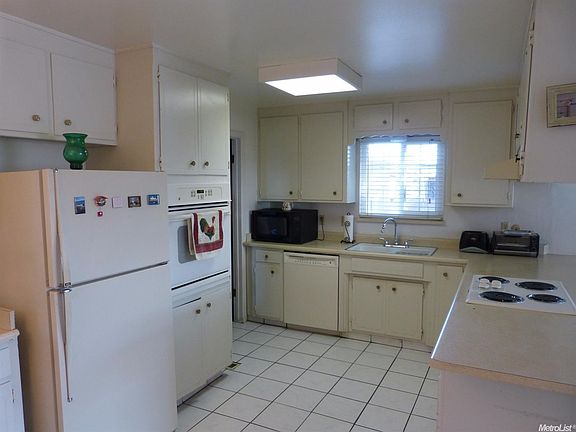 5th image of 1630 Valparaiso Dr