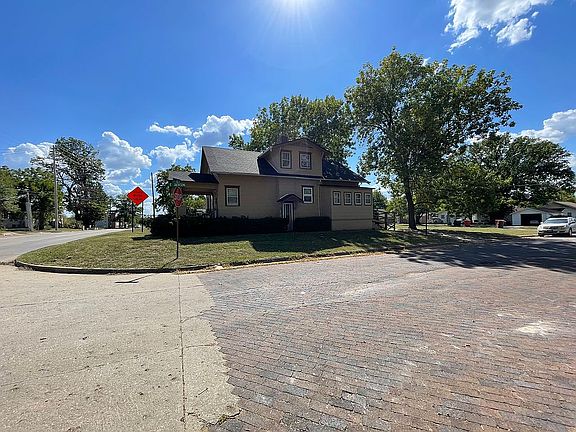 5th image of 1202 S Joplin St