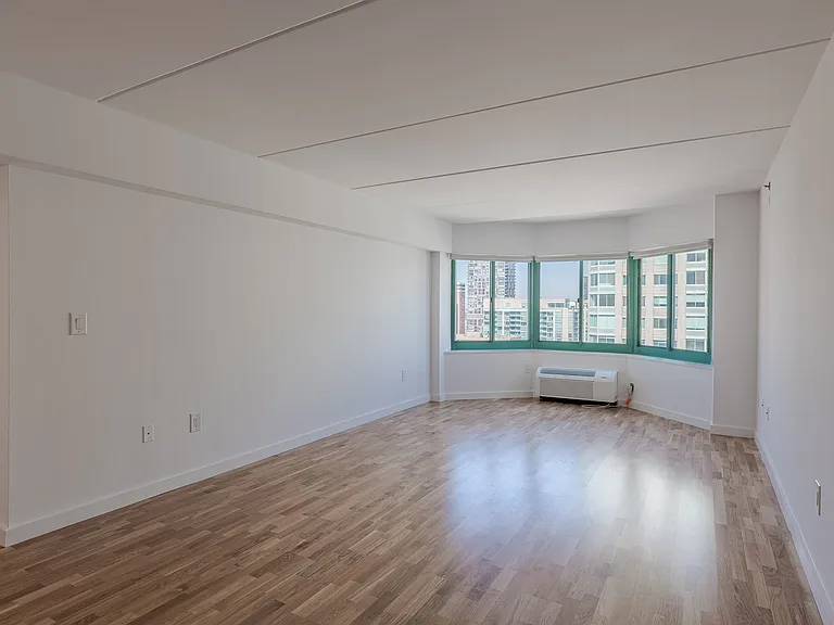 Newport Rentals — Photo 90