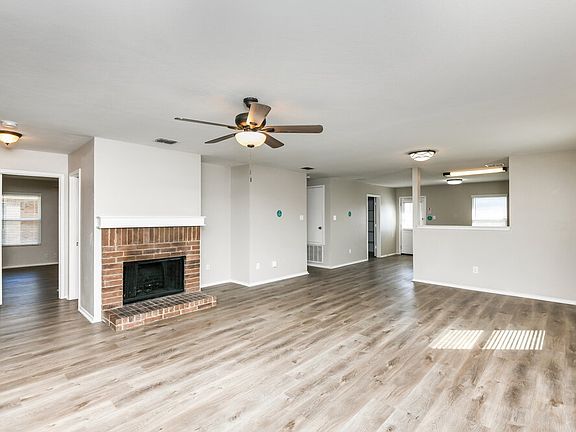 3rd image of 1433 Lauren Dr