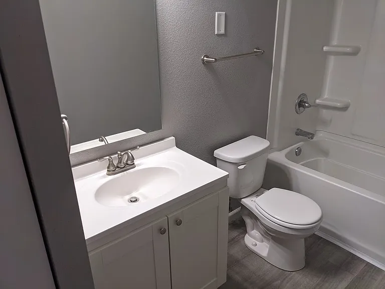 101 16th Ave NW #11 — Photo 5