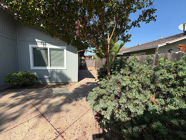 3483 Laird St — Photo 49