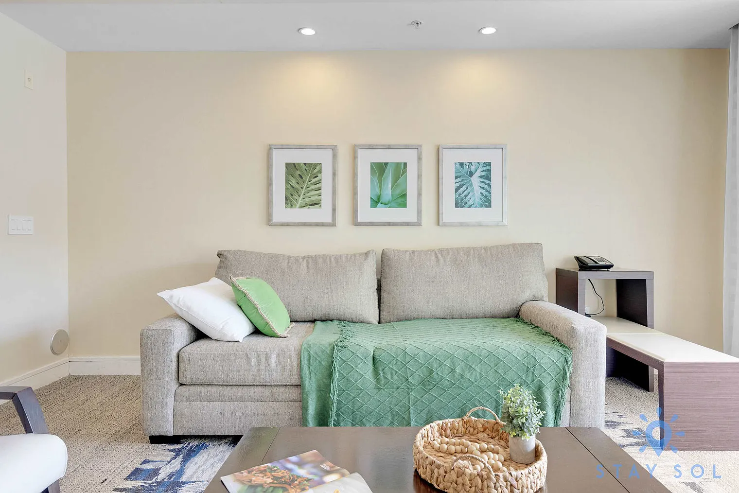 1 bed, 2.0 bath, 990 sqft, $4,456 — Photo 2