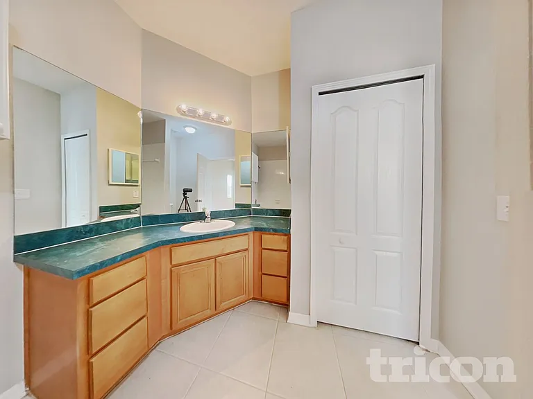 229 Lookout Dr — Photo 12