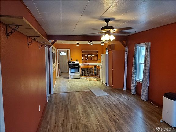 4th image of 661 1st Ave S