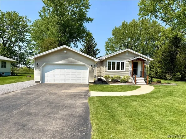 4130 Tennessee Cir, Eden, NY 14057