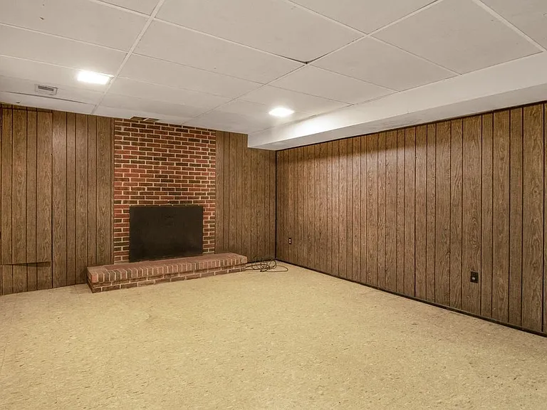 12915 Edelen Rd — Photo 21