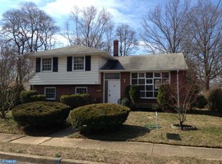 909 Davis Ave, Cinnaminson, NJ 08077