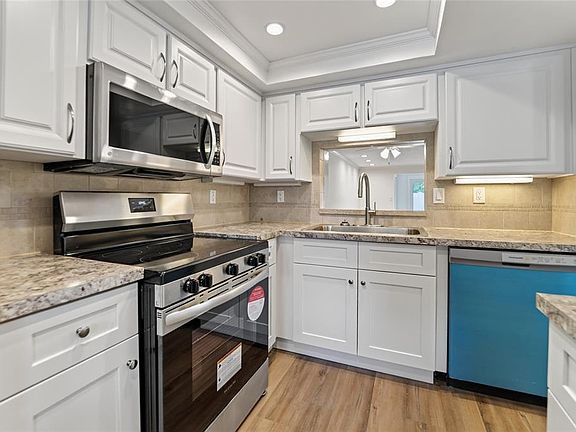 5th image of 4217 STRATFORD DRIVE #0