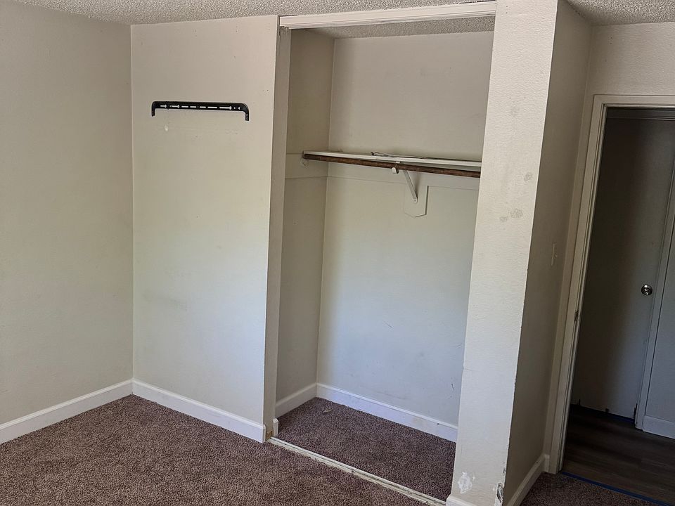 2nd image of 1821 Butternut Ct
