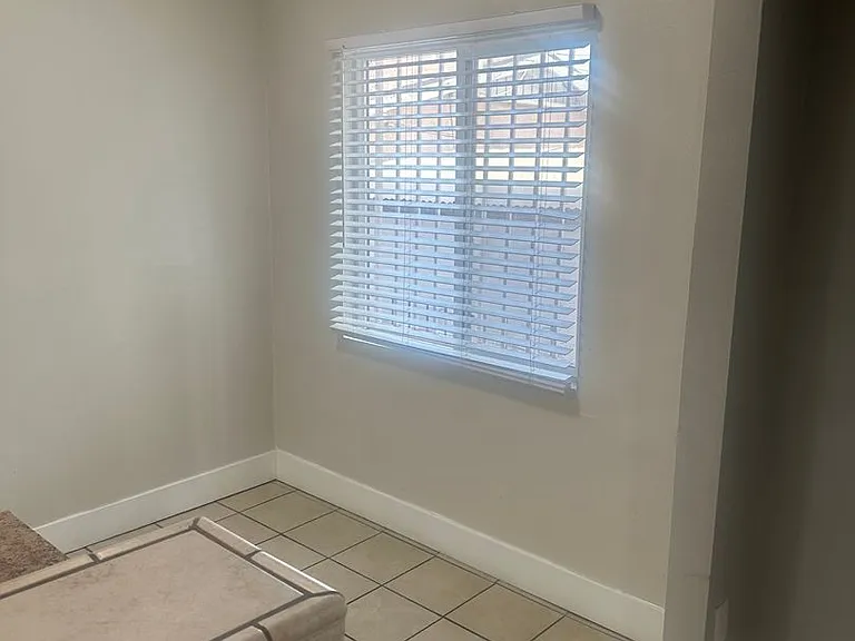 5606 S Figueroa St #3A — Photo 5