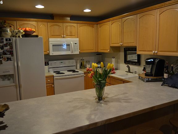 5th image of 9714 NE 28th Pl