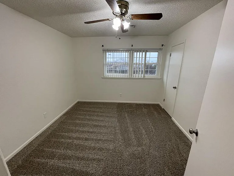 1551 N Heritage Ln — Photo 12