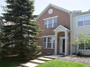 374 S Litchfield Dr, Round Lake, IL 60073
