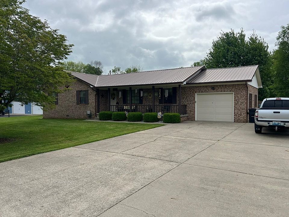 1st image of 812 Cherrywood Ln