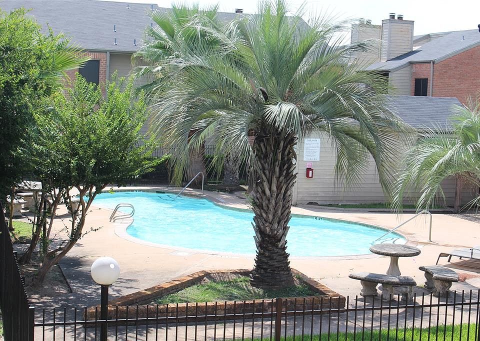1st image of 16111 Aspenglenn Dr APT 1004