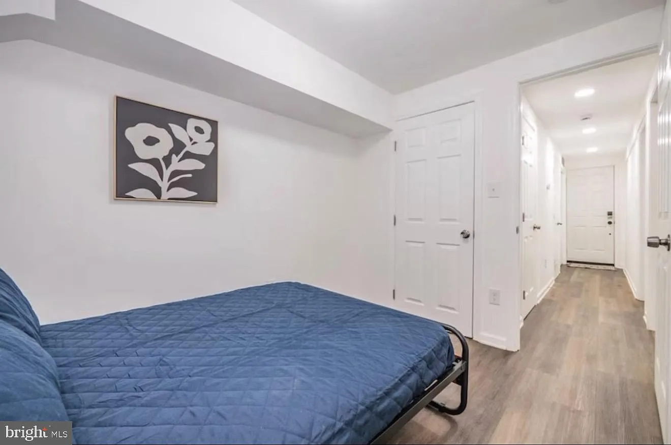 2 bed, 1.0 bath, 1702 sqft, $2,800 — Photo 4